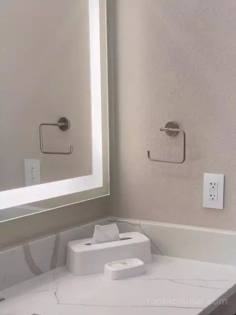 Signature Two Bedroom Suite bathroom picture #1