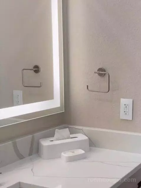 Signature Two Bedroom Suite bathroom picture #2