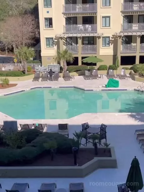 Two-Bedroom Villa with One King and Two Queen Beds with Sofa Bed and Garden View view picture #5