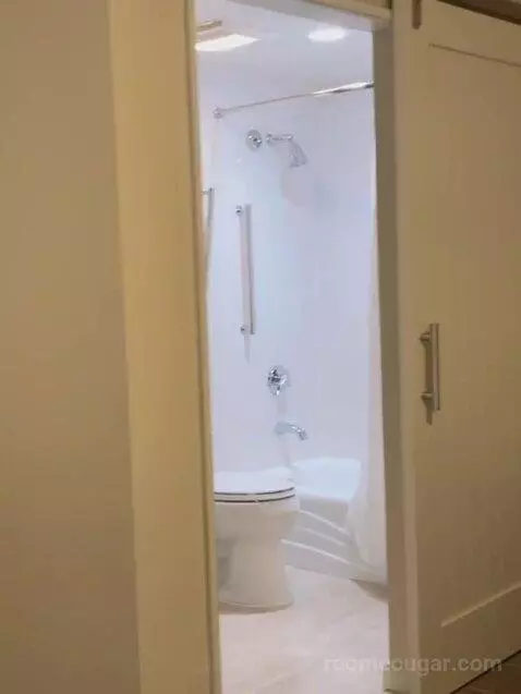 Two-Bedroom Villa with One King and Two Queen Beds with Sofa Bed and Garden View bathroom picture #1