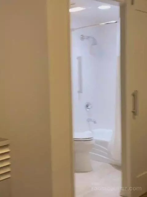 Two-Bedroom Villa with One King and Two Queen Beds with Sofa Bed and Garden View bathroom picture #2