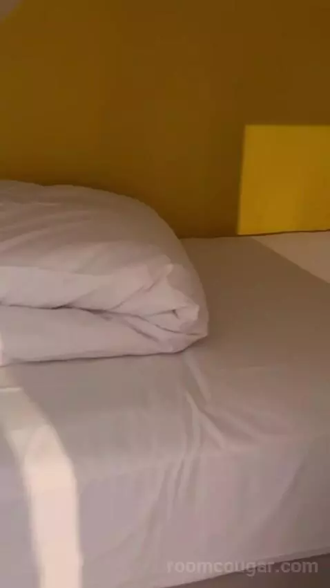 Jr Suite (Spring break) bed picture #9