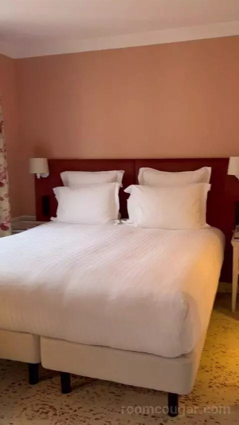 Classic Double Room (#40) bed picture #2