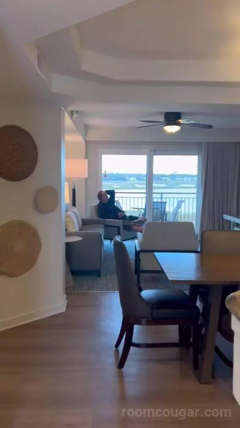 Two-Bedroom Villa with Balcony at Harbor Point (#409) view picture #6