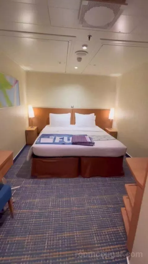 Interior Stateroom (#7344) bed picture #2