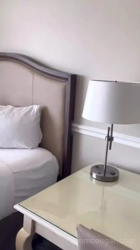 Shores Double Guestroom (#829) bed picture #10