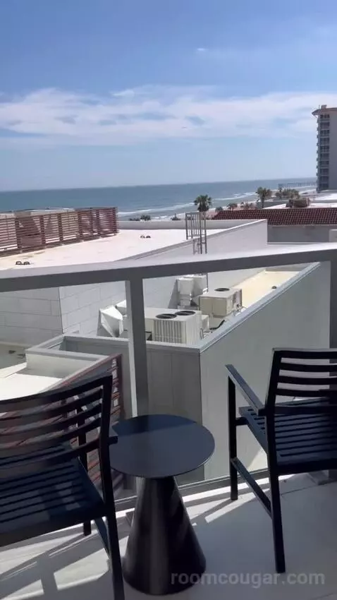 King Room with Oceanfront - Low Floor (#503) view picture #1