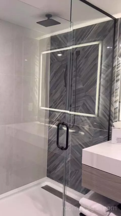 King Room with Oceanfront - Low Floor (#503) bathroom picture #4