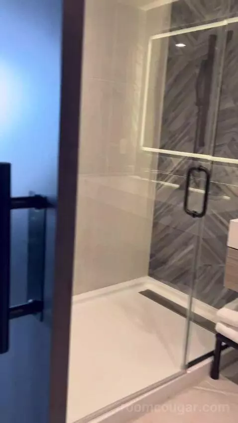 King Room with Oceanfront - Low Floor (#503) bathroom picture #9