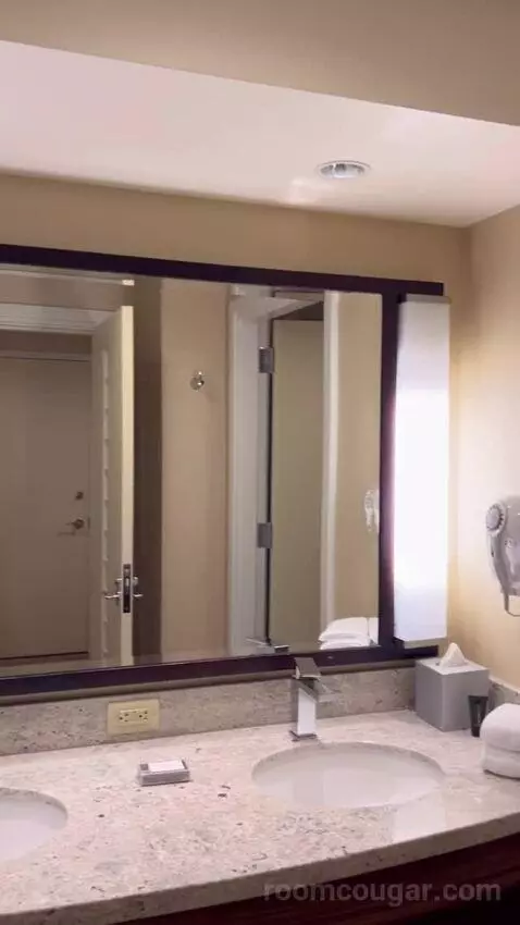 North Tower Ocean Deluxe 2 Queens (#2854) bathroom picture #8