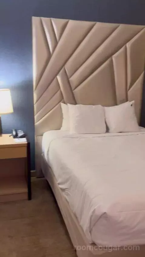 North Tower Ocean Deluxe 2 Queens (#2854) bed picture #5