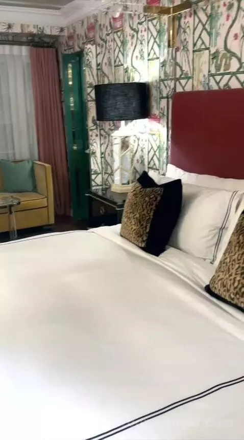 Superior King Room (#4) bed picture #7