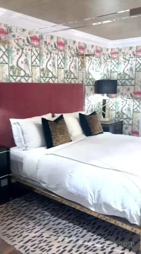 Superior King Room (#4) bed picture #1