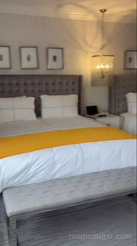 Huntley King Room (#402) bed picture #6