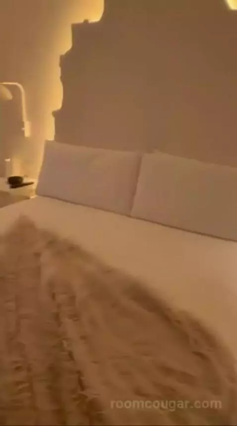 Deluxe King Room with City View bed picture #7