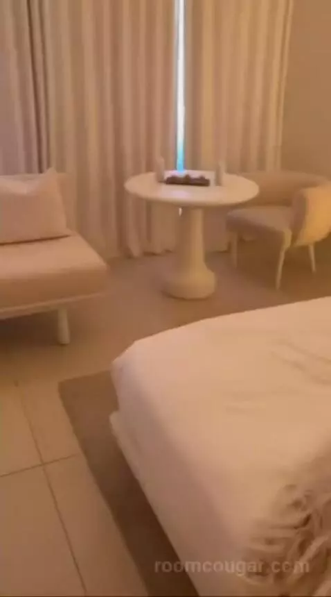 Deluxe King Room with City View bed picture #11