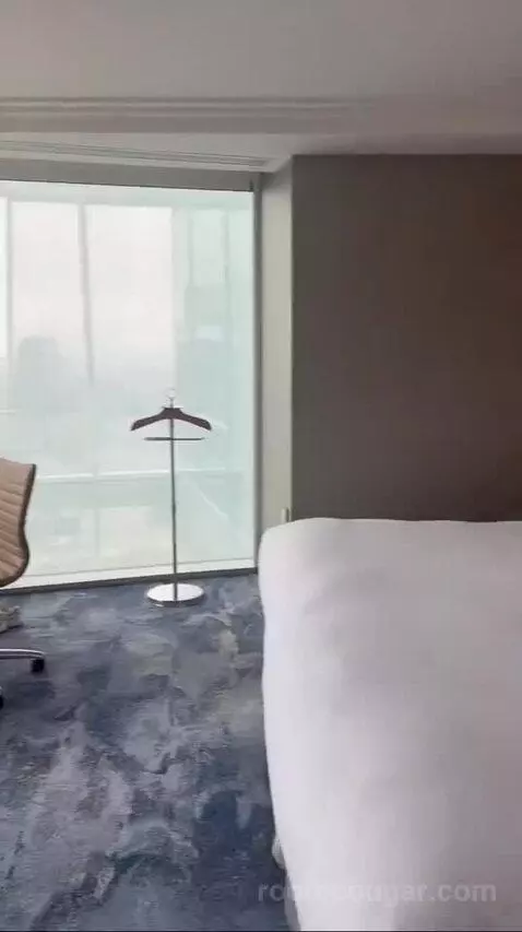 Iconic Shard Suite bed picture #1