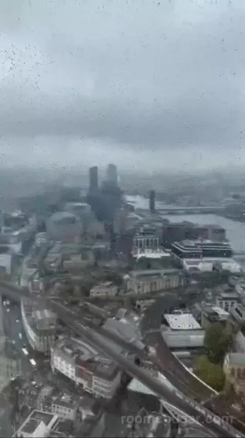 Iconic Shard Suite view picture #8