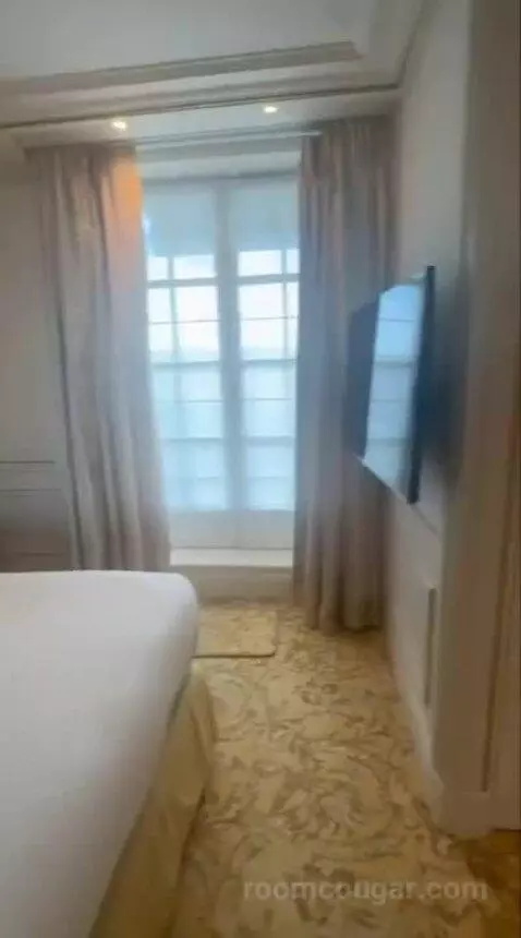 La Suite Chaillot bed picture #9