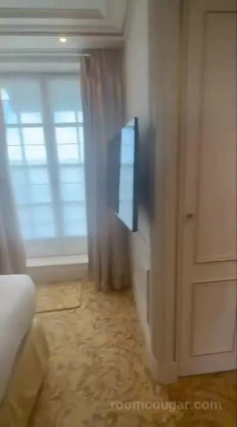 La Suite Chaillot bed picture #11