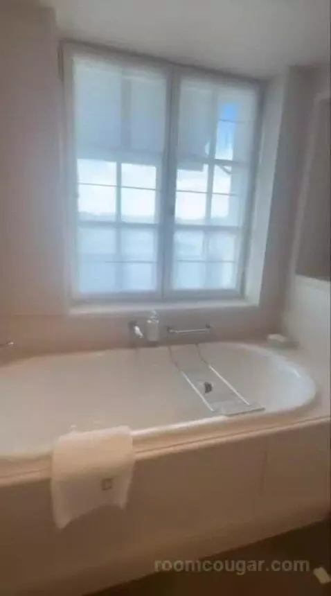 La Suite Chaillot bathroom picture #5