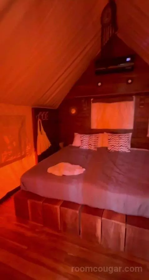 Sophia Glamping Tent (#1) bed picture #9