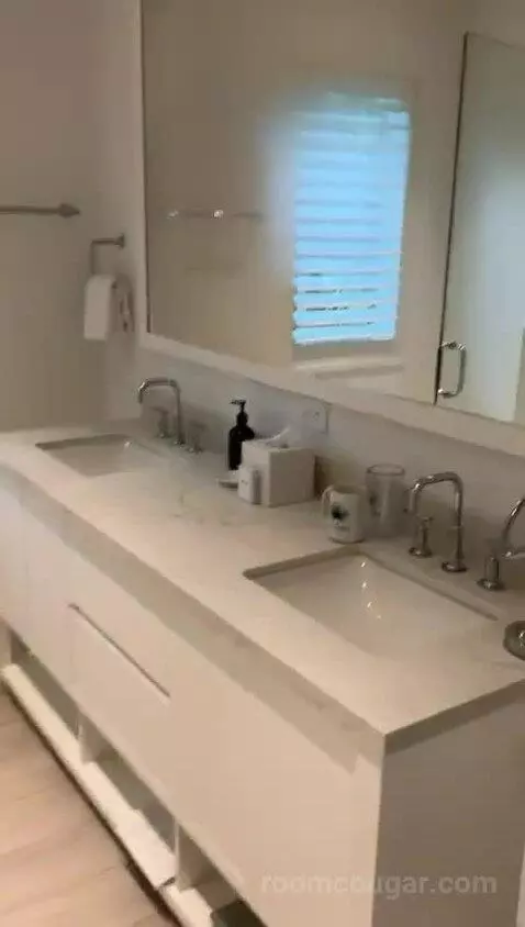 One-Bedroom Suite with Ocean View (#204) bathroom picture #2