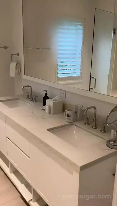 One-Bedroom Suite with Ocean View (#204) bathroom picture #4