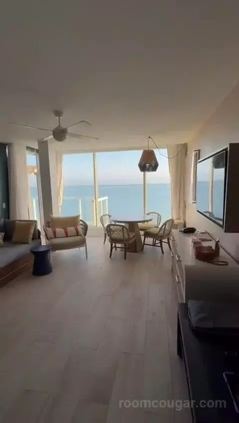 Suite (#261) view picture #2