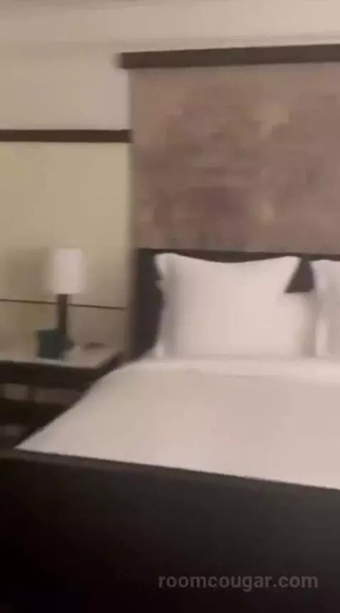 Ambassador Suite (8th Floor) bed picture #2