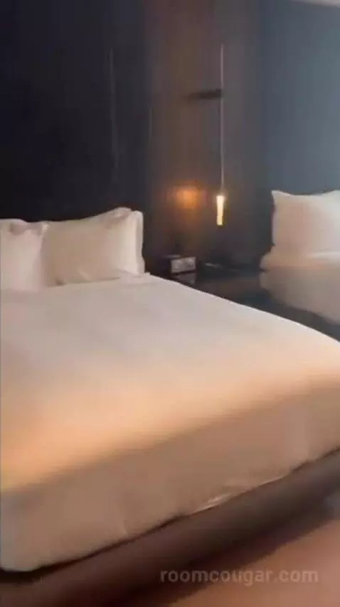 Deluxe Guest Room with 2 Queen, City View bed picture #3