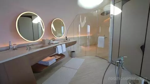 Overwater Villas bathroom picture #2