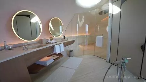 Overwater Villas bathroom picture #5