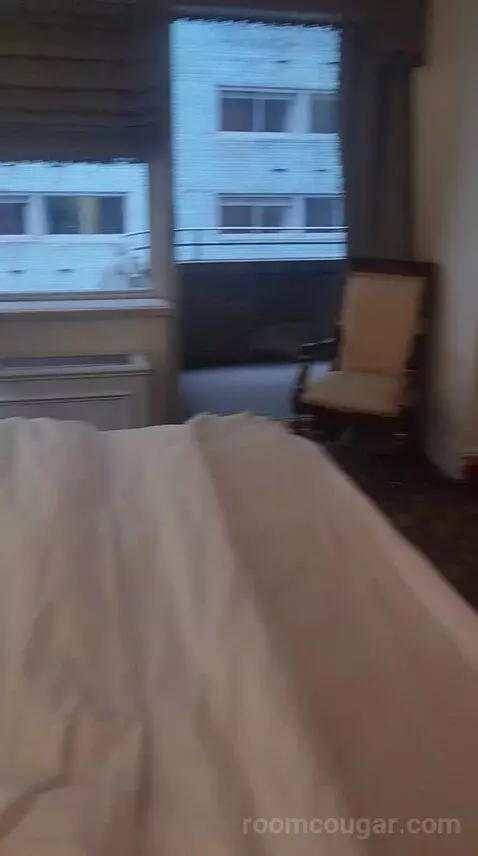 Luxury One Bedroom Suite - King Bed (6F) bed picture #6