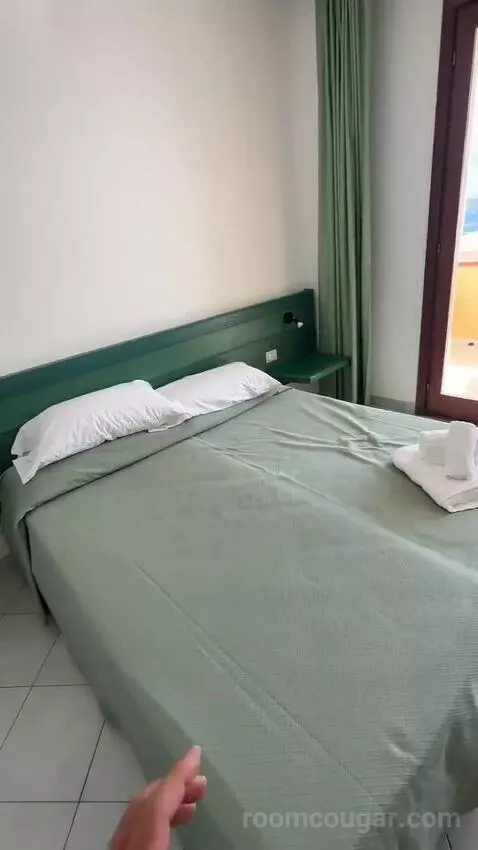 Standard (#206) bed picture #1