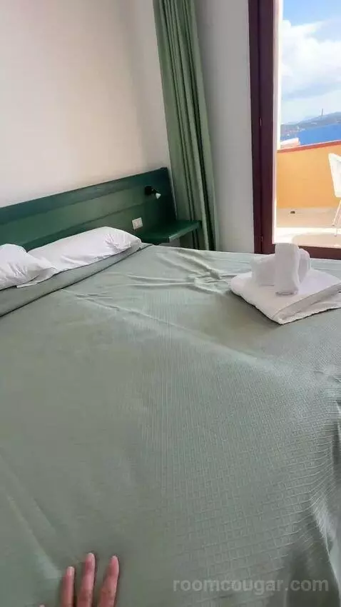 Standard (#206) bed picture #6