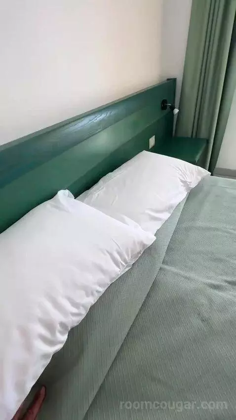 Standard (#206) bed picture #8