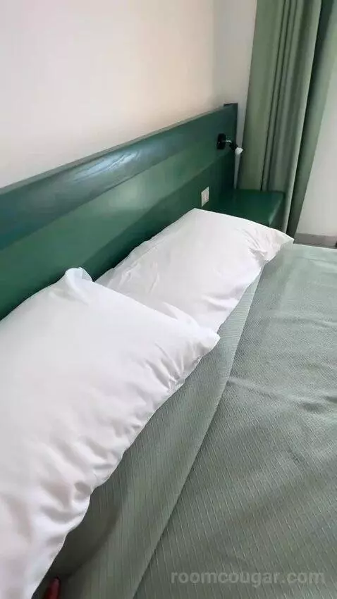 Standard (#206) bed picture #9