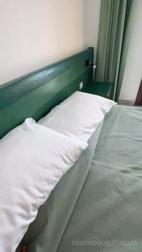 Standard (#206) bed picture #10