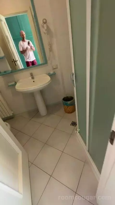 Standard (#206) bathroom picture #3