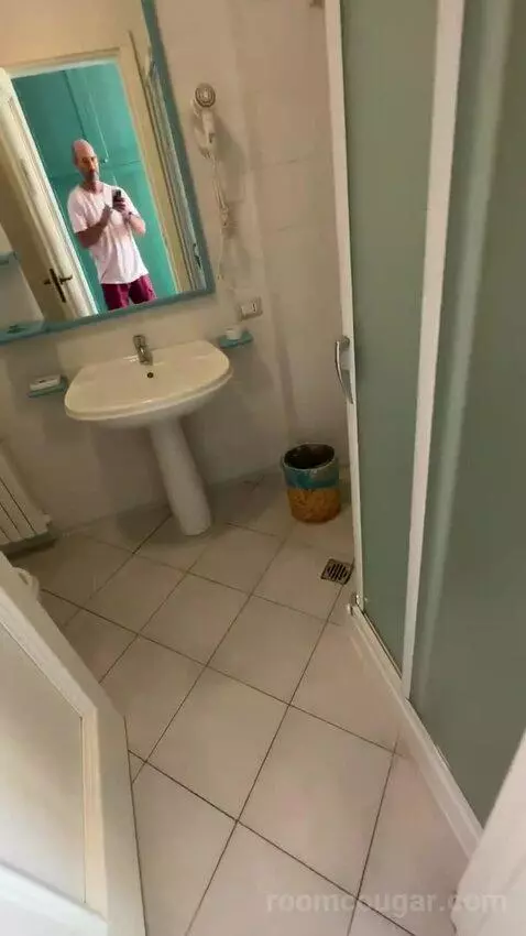 Standard (#206) bathroom picture #4