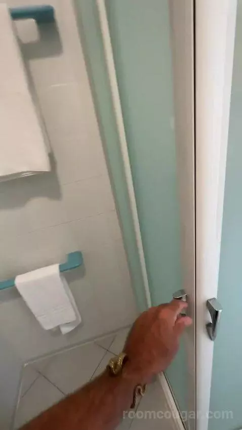 Standard (#206) bathroom picture #10