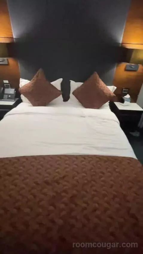Deluxe Double Room (#115) bed picture #4