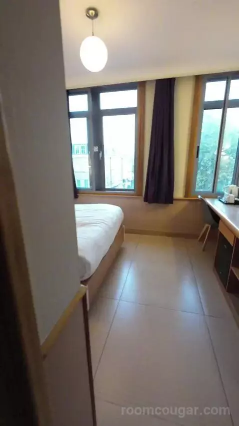 Double Room (#208) bed picture #1