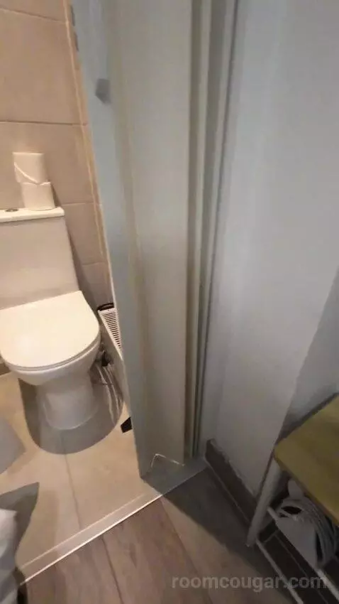 Single Room with Private Bathroom (3A) bathroom picture #5