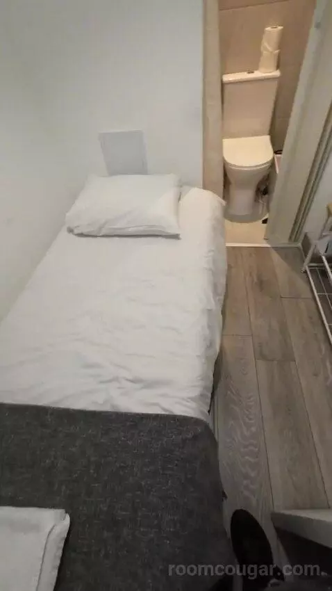 Single Room with Private Bathroom (3A) bed picture #6