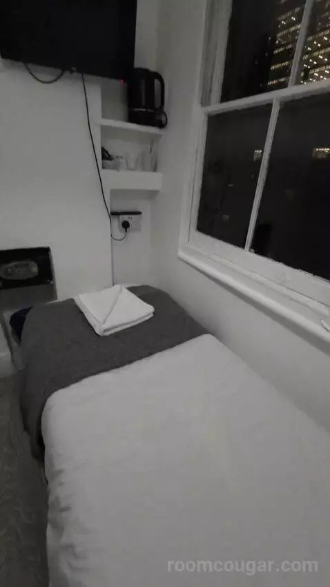 Single Room with Private Bathroom (3A) bed picture #12