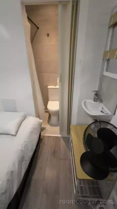 Single Room with Private Bathroom (3A) bed picture #7