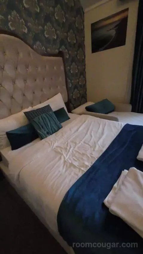 Comfort Triple Room (#305) bed picture #12