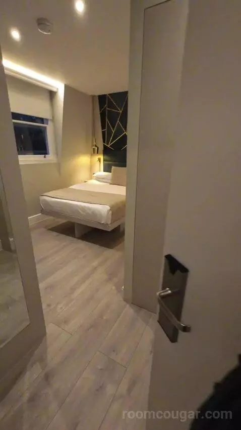 Double Room (#302) picture #2
